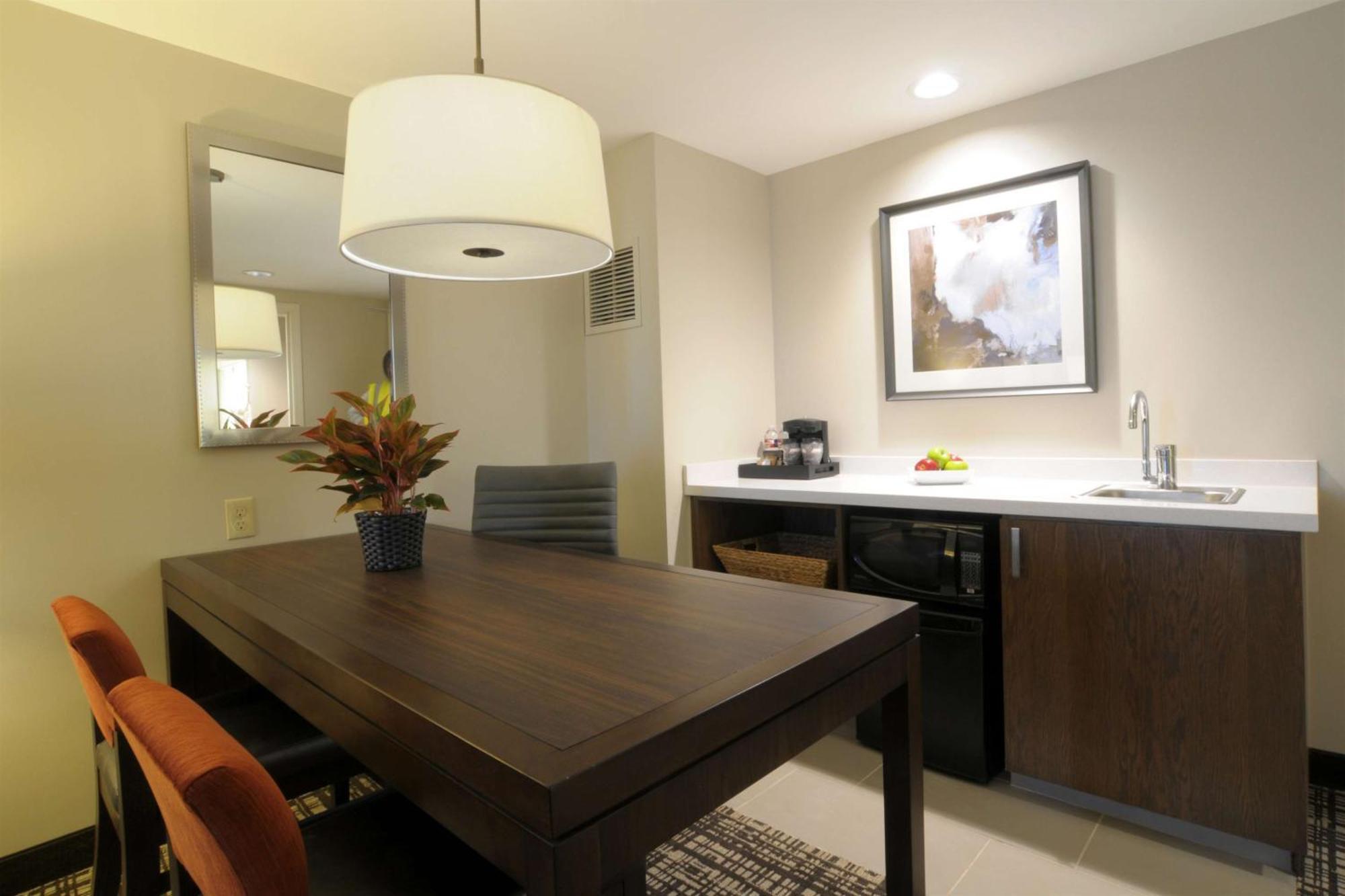 เอ็มบาสซี สวีทส์ โอคลาโฮมา ซิตี้ ดาวน์ทาวน์ เมดิเคิล เซ็นเตอร์ Hotel โอคลาโฮมาซิตี้ ภายนอก รูปภาพ